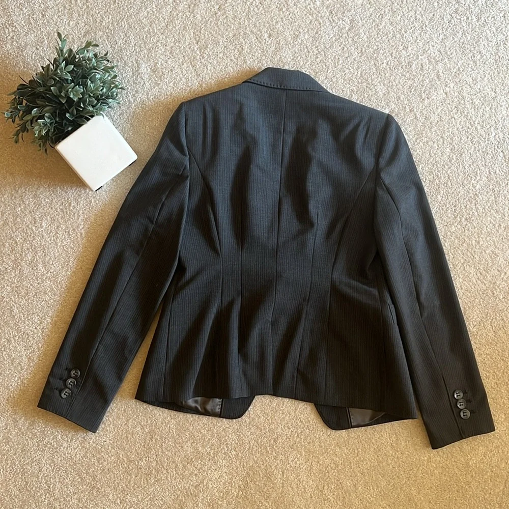 The Limited Luxe Blazer - Picture 2 of 2